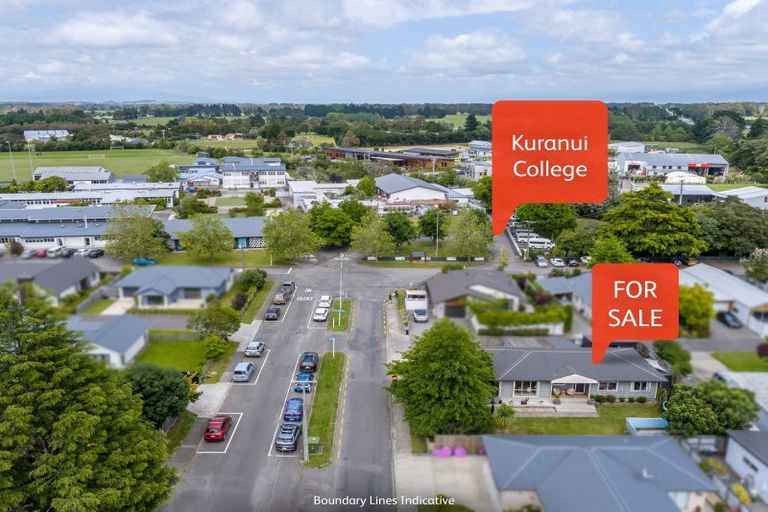 Photo of property in 206 East Street, Greytown, 5712