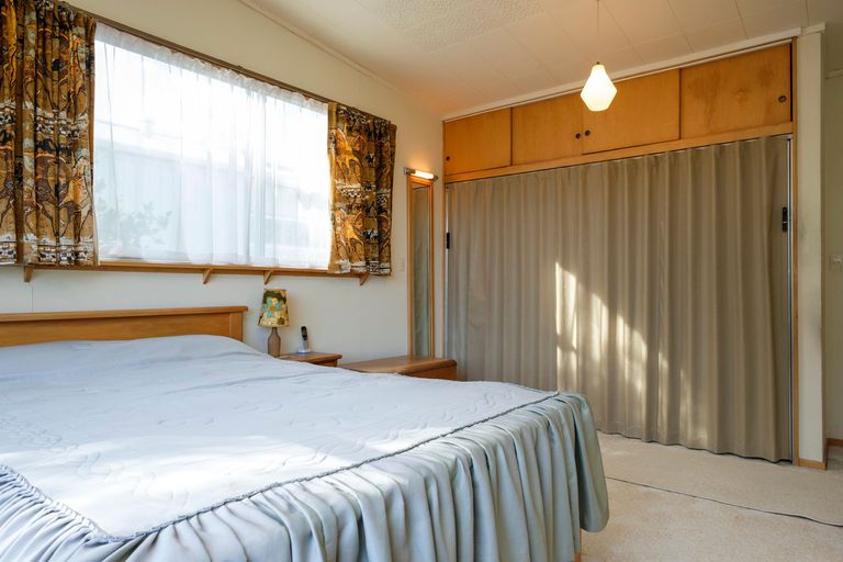 Photo of property in 23 Marine Parade, Macandrew Bay, Dunedin, 9014