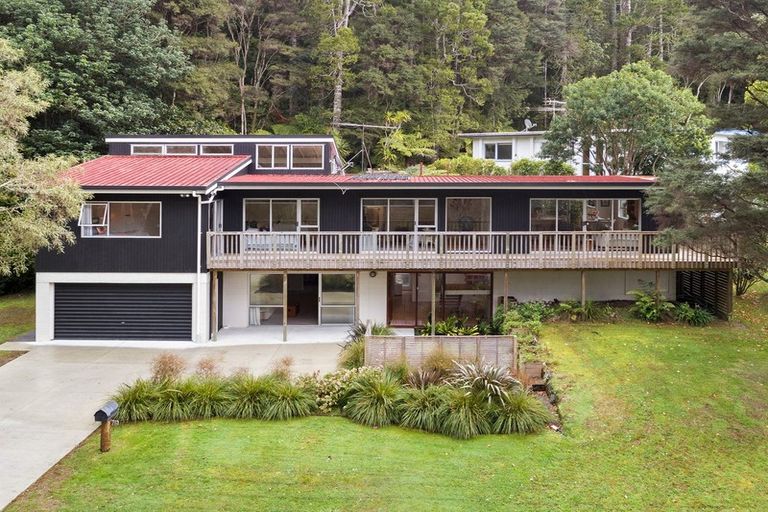 Photo of property in 26 Daffodil Street, Titirangi, Auckland, 0604