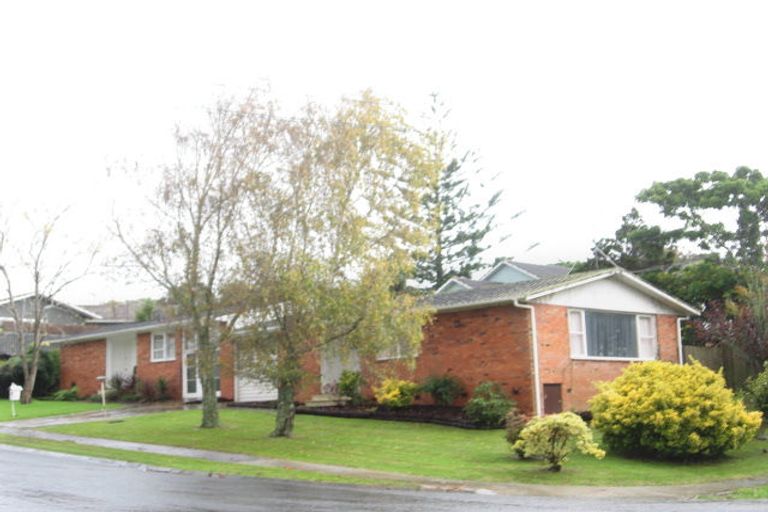 Photo of property in 12 Larne Avenue, Pakuranga Heights, Auckland, 2010