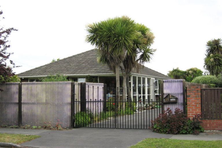 Photo of property in 11 Shaftesbury Street, Avonhead, Christchurch, 8042