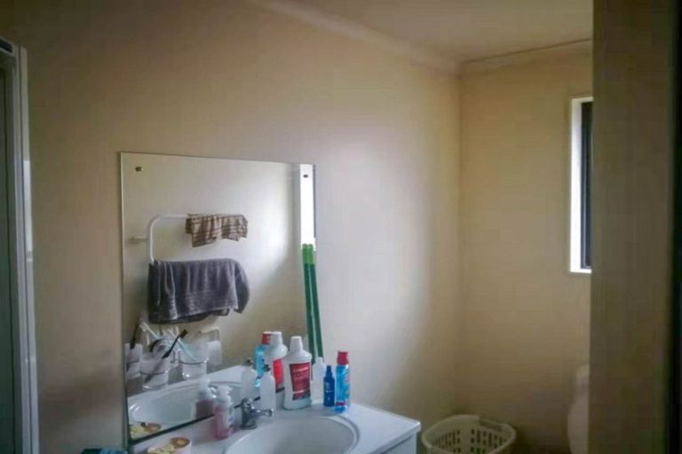 Photo of property in 3 Marbella Crescent, Oteha, Auckland, 0632
