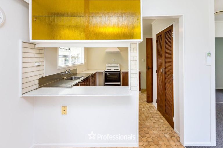 Photo of property in 33 Larchmont Grove, Totara Park, Upper Hutt, 5018