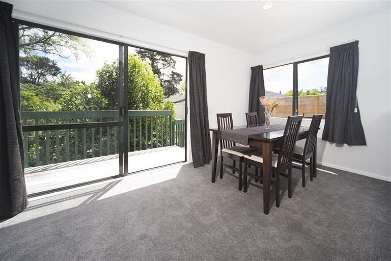 Photo of property in 2/8 Fuchsia Place, Birkdale, Auckland, 0626