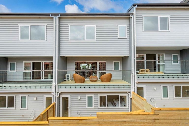 Photo of property in 7c Liston Street, Northcote, Auckland, 0627