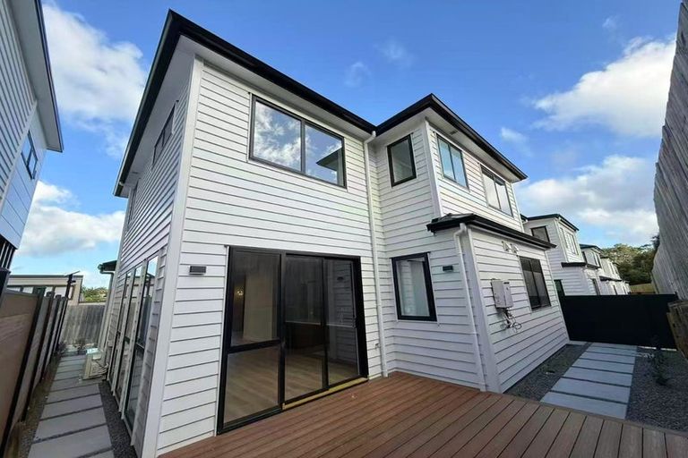 Photo of property in 5/8 Park Rise, Campbells Bay, Auckland, 0630