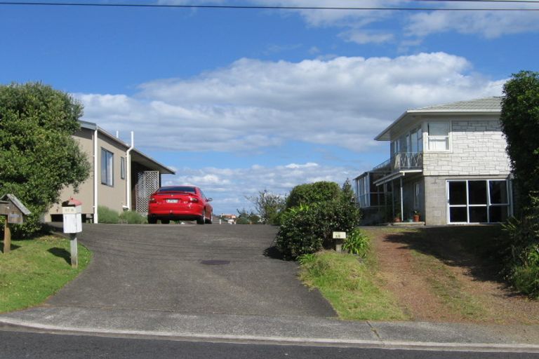 Photo of property in 35 Woodlands Crescent, Browns Bay, Auckland, 0630