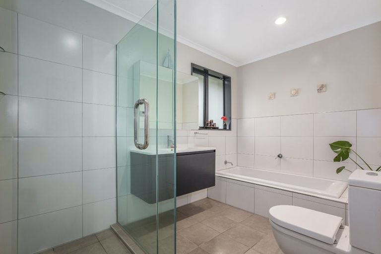 Photo of property in 15 Ashwood Street, Woodridge, Wellington, 6037