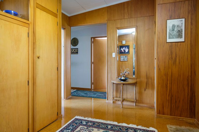 Photo of property in 23 Marine Parade, Macandrew Bay, Dunedin, 9014