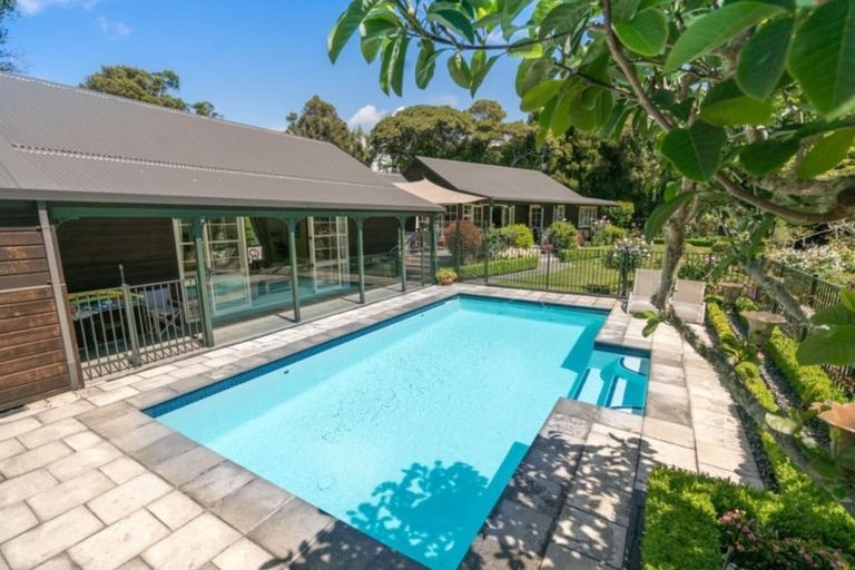 Photo of property in 50 Manu Grove, Waikanae, 5036