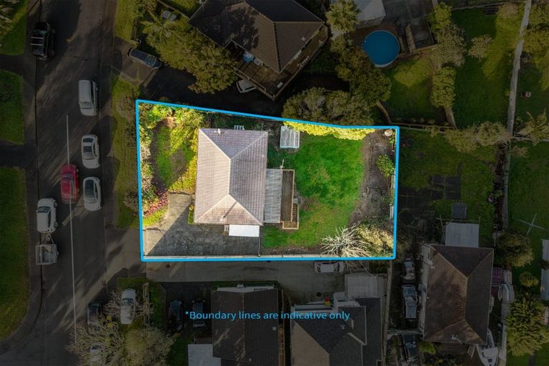 Photo of property in 35 Rehia Road, Massey, Auckland, 0614