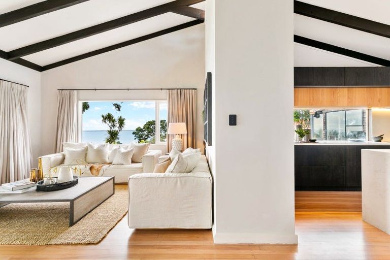 Photo of property in 66a Cliff Road, Torbay, Auckland, 0630
