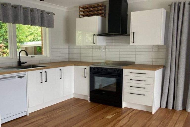 Photo of property in 1/5b Mcintyre Road, Mangere Bridge, Auckland, 2022