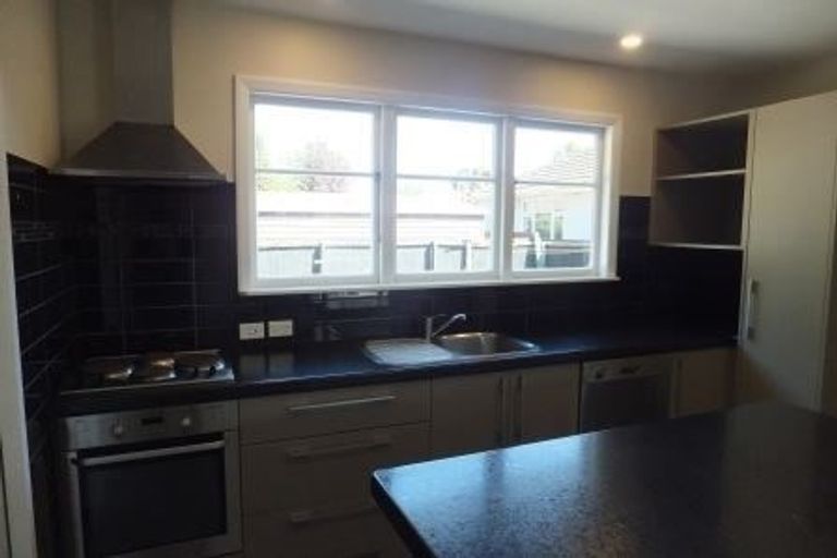 Photo of property in 38 Moreland Avenue, Papanui, Christchurch, 8053