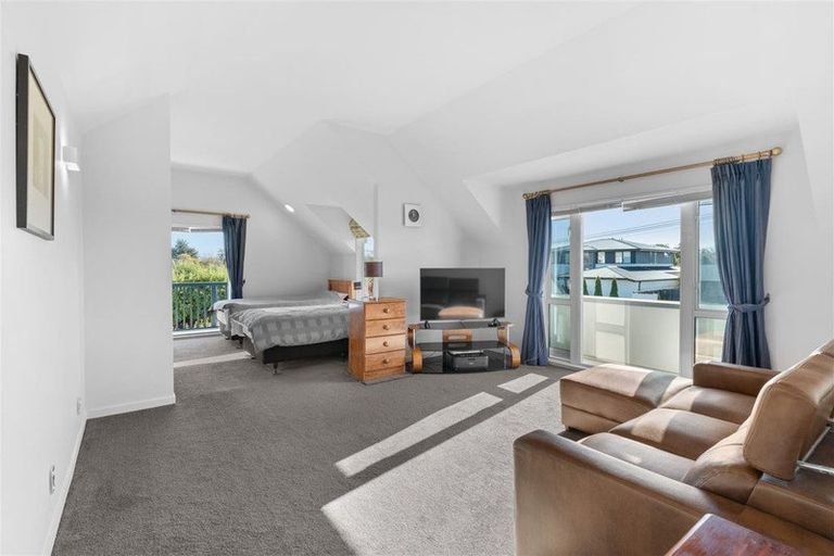 Photo of property in 76 Wai-iti Terrace, Bryndwr, Christchurch, 8052