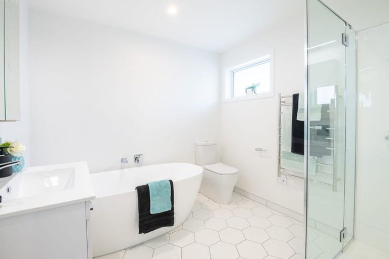 Photo of property in 30 Atherton Terrace, Churton Park, Wellington, 6037