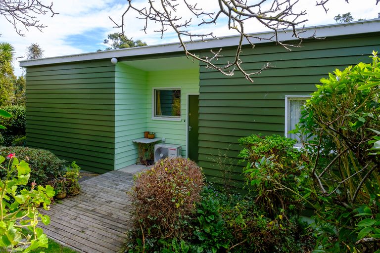 Photo of property in 23 Marine Parade, Macandrew Bay, Dunedin, 9014