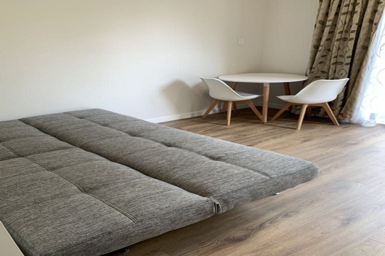 Photo of property in 8 Tawatawa Street, Long Bay, Auckland, 0630