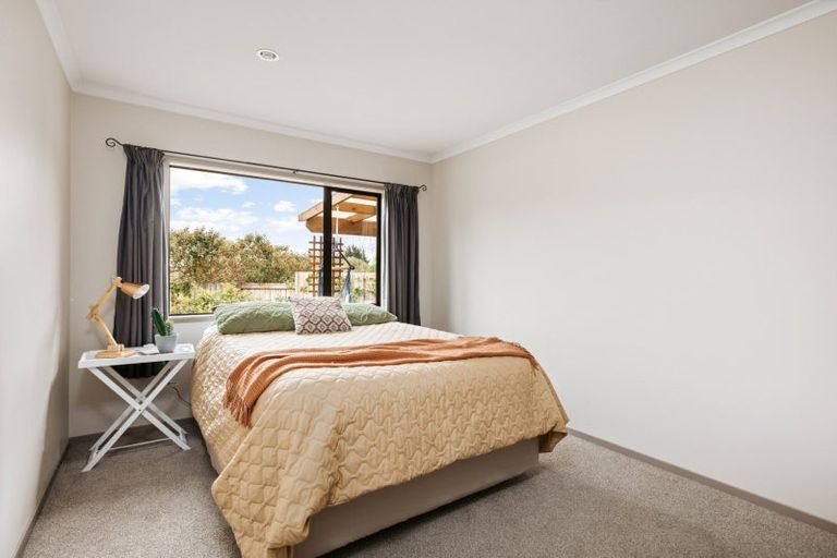 Photo of property in 52 Rosella Drive, Welcome Bay, Tauranga, 3112