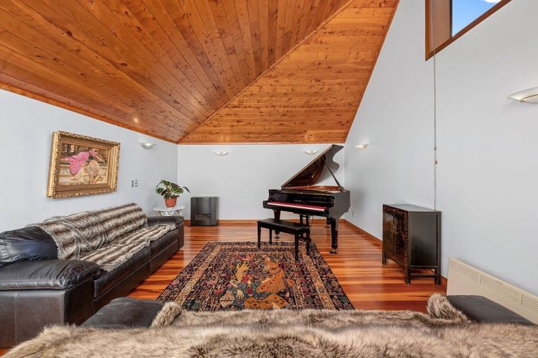 Photo of property in 14 Hebe Place, Birkenhead, Auckland, 0626