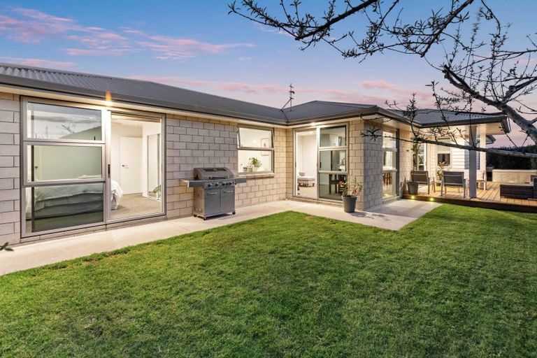 Photo of property in 30 Kuru Place, Papamoa, 3118
