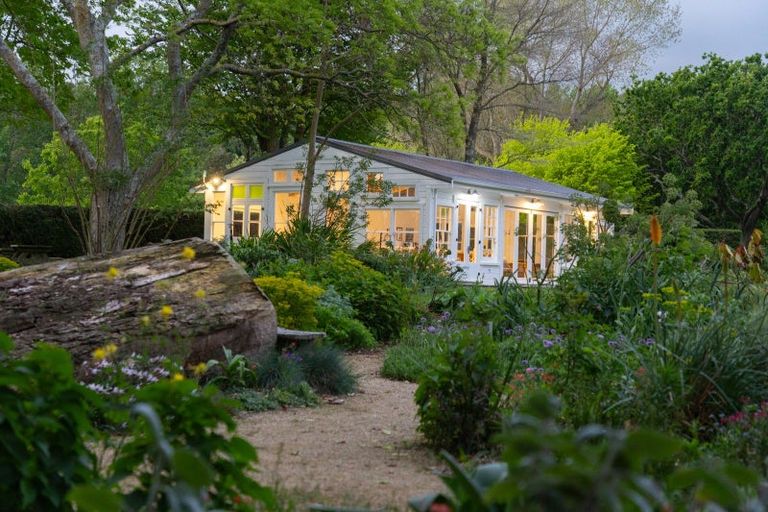 Photo of property in 914 Napier Road, Whakarongo, Palmerston North, 4470