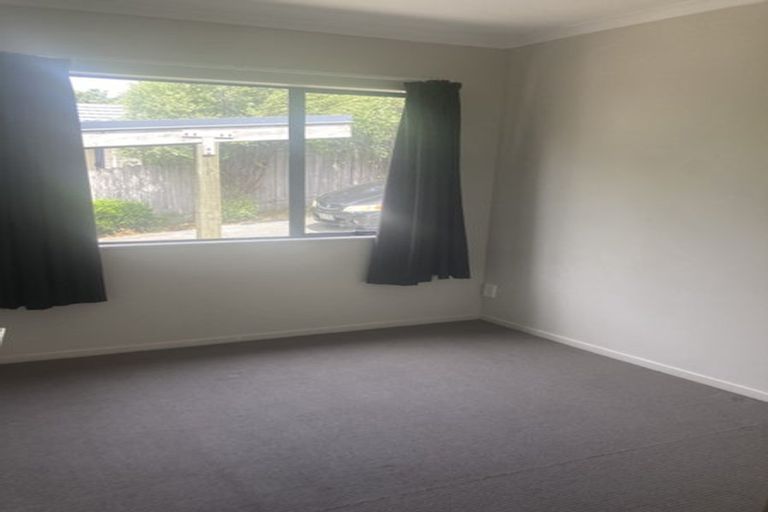 Photo of property in 21 Mona Vale, West Harbour, Auckland, 0618