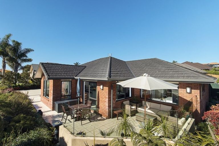 Photo of property in 1 Ludlow Place, Pukekohe, 2120