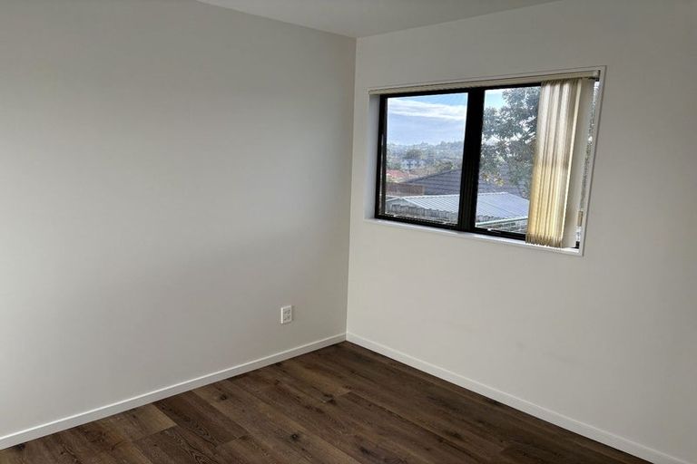 Photo of property in 13 Marbella Crescent, Oteha, Auckland, 0632