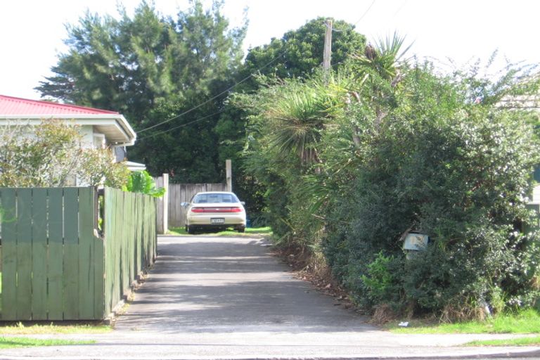 Photo of property in 1/11 Forest Hill Road, Henderson, Auckland, 0612
