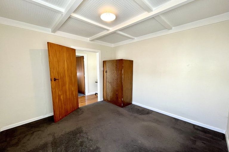 Photo of property in 1 Garadice Road, Rothesay Bay, Auckland, 0630
