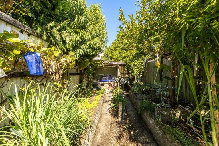 Photo of property in 31 Wrantage Street, Westown, New Plymouth, 4310