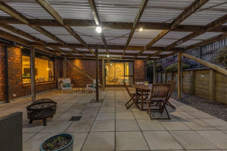 Photo of property in 6 Aotea Drive, Aotea, Porirua, 5024