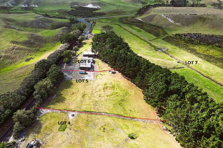 Photo of property in 35 Sutton Road, Te Horo, Otaki, 5582