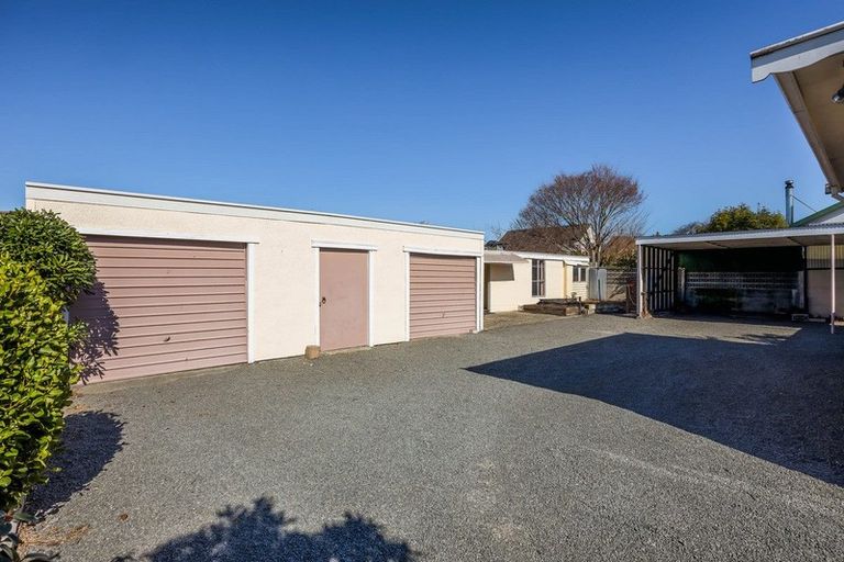 Photo of property in 19 Derrett Place, Saint Martins, Christchurch, 8022