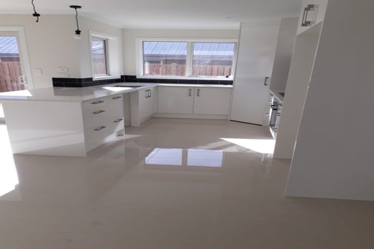 Photo of property in 7 Clifford Place, Amberley, 7410