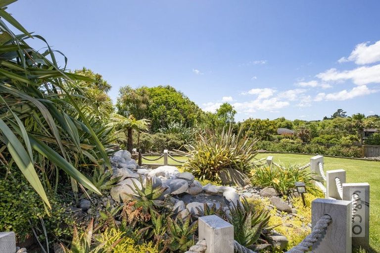 Photo of property in 10 Amber Place, Waimauku, 0812