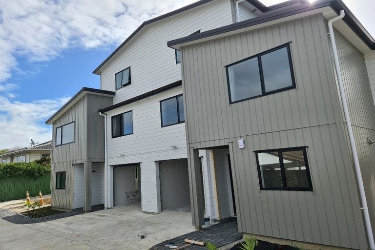 Photo of property in 26a Athena Drive, Totara Vale, Auckland, 0629