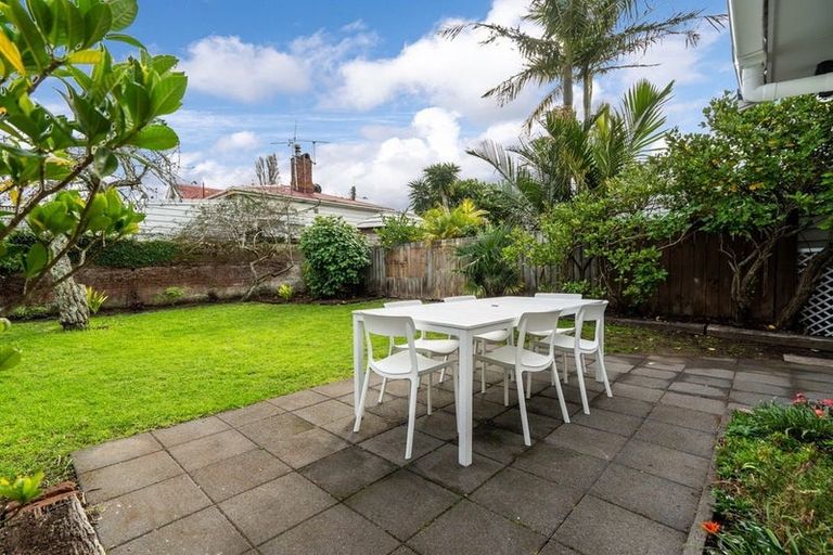 Photo of property in 17 Anne Street, Devonport, Auckland, 0624