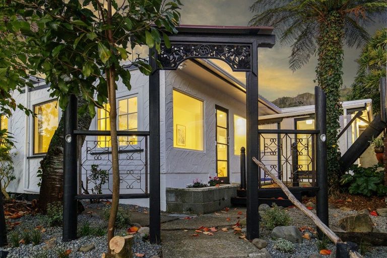 Photo of property in 48 Kamahi Street, Stokes Valley, Lower Hutt, 5019