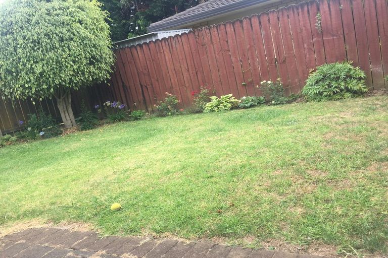 Photo of property in 39 Koru Street, Mangere Bridge, Auckland, 2022