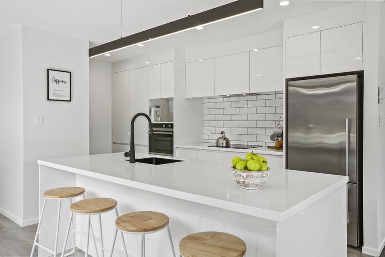 Photo of property in 11 Donnelly Street, Oakura, 4314