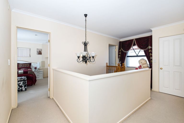 Photo of property in 4a School Road, Te Atatu South, Auckland, 0610