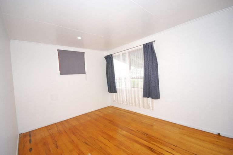 Photo of property in 2 Mcnaughton Avenue, Mangere East, Auckland, 2024