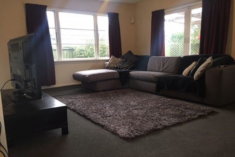 Photo of property in 11 Dunedin Street, Redwood, Christchurch, 8051