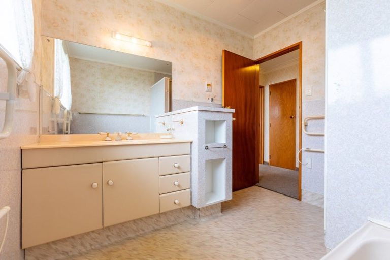 Photo of property in 74 Ormond Street, Woodville, 4920