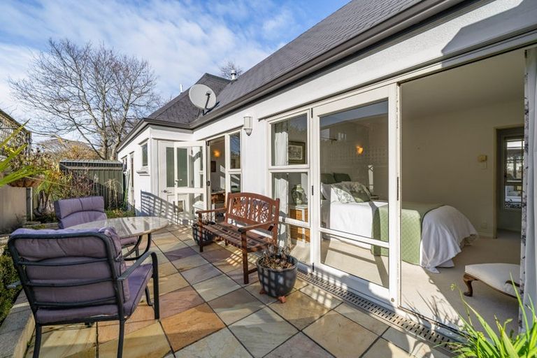 Photo of property in 1 Oakmont, Heretaunga, Upper Hutt, 5018