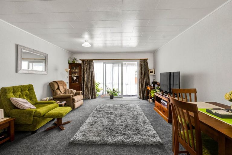 Photo of property in 61 Murray Avenue, Hawera, 4610