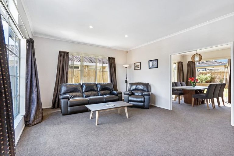 Photo of property in 154 Kilkenny Drive, East Tamaki Heights, Auckland, 2016