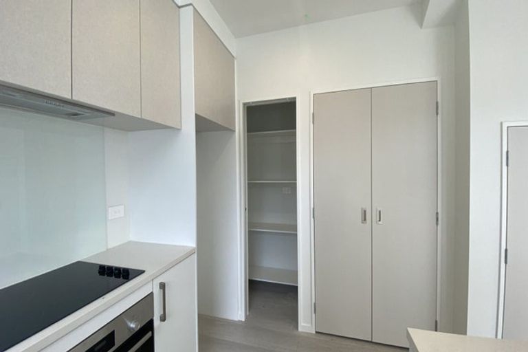 Photo of property in 2/2 Moor Avenue, Te Atatu Peninsula, Auckland, 0610